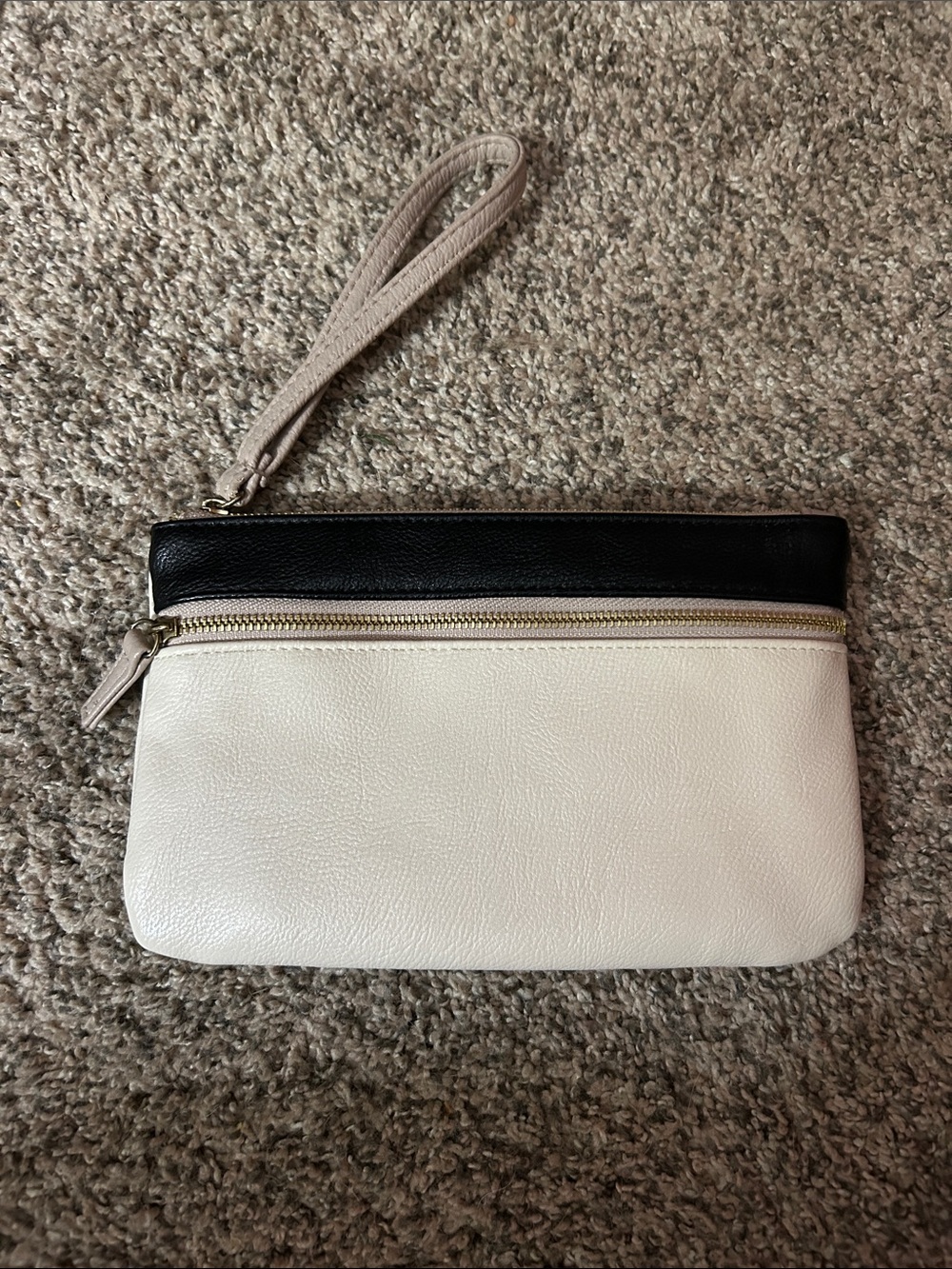 Safe Keeper Cream & Black Colorblock RFID Wristlet Clutch Wallet, 8x5 inches